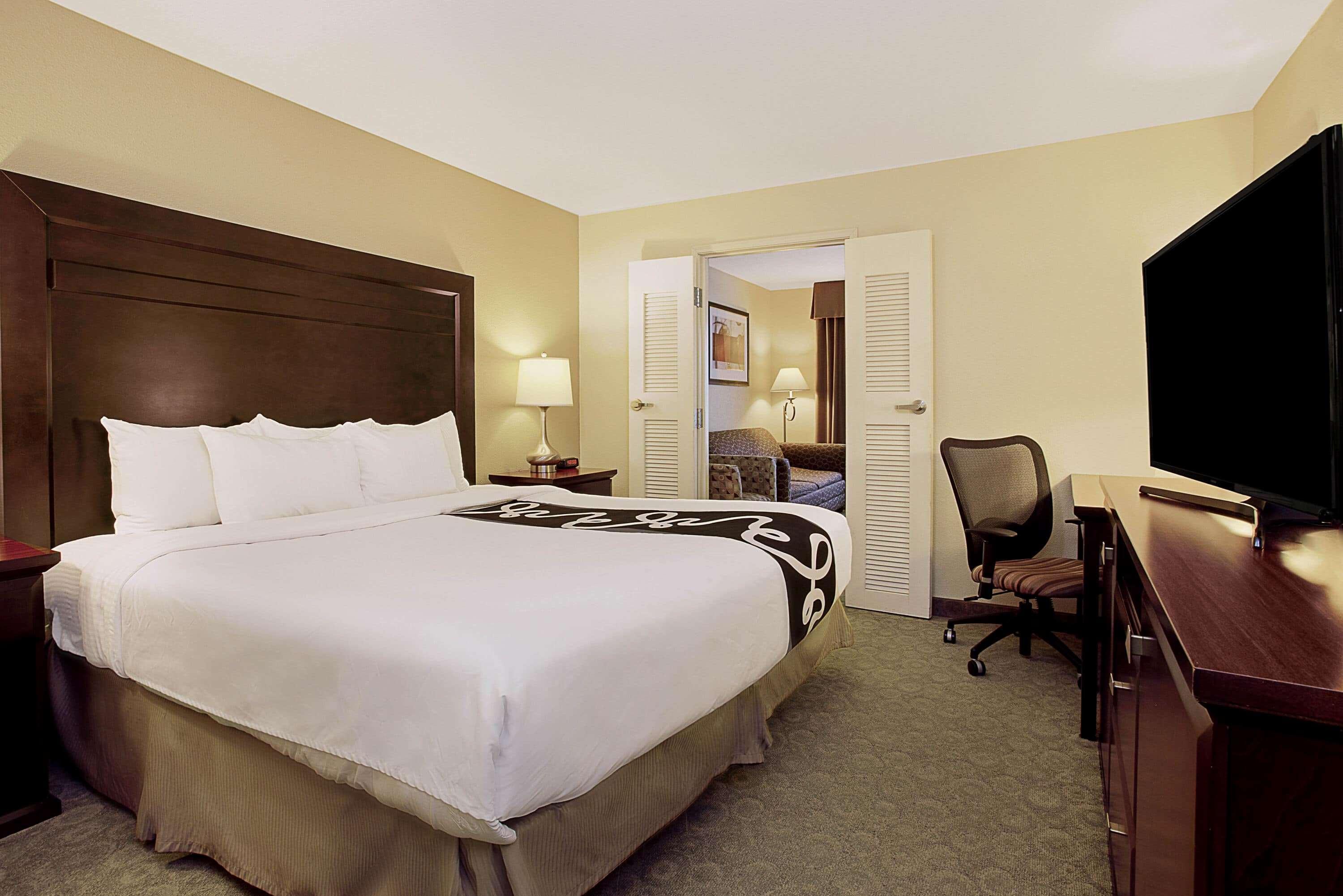 La Quinta By Wyndham Bismarck Hotel Exterior photo